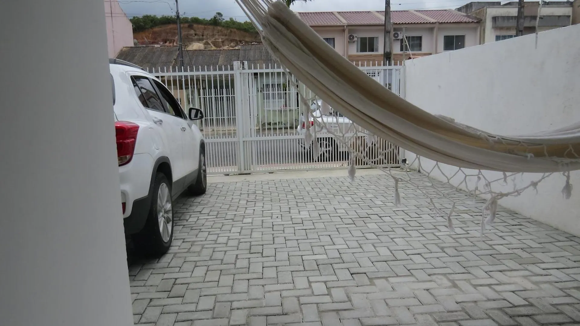 Sobrado Com Quintal Distante 10 Mns De Balneario Camboriu Villa Brazil