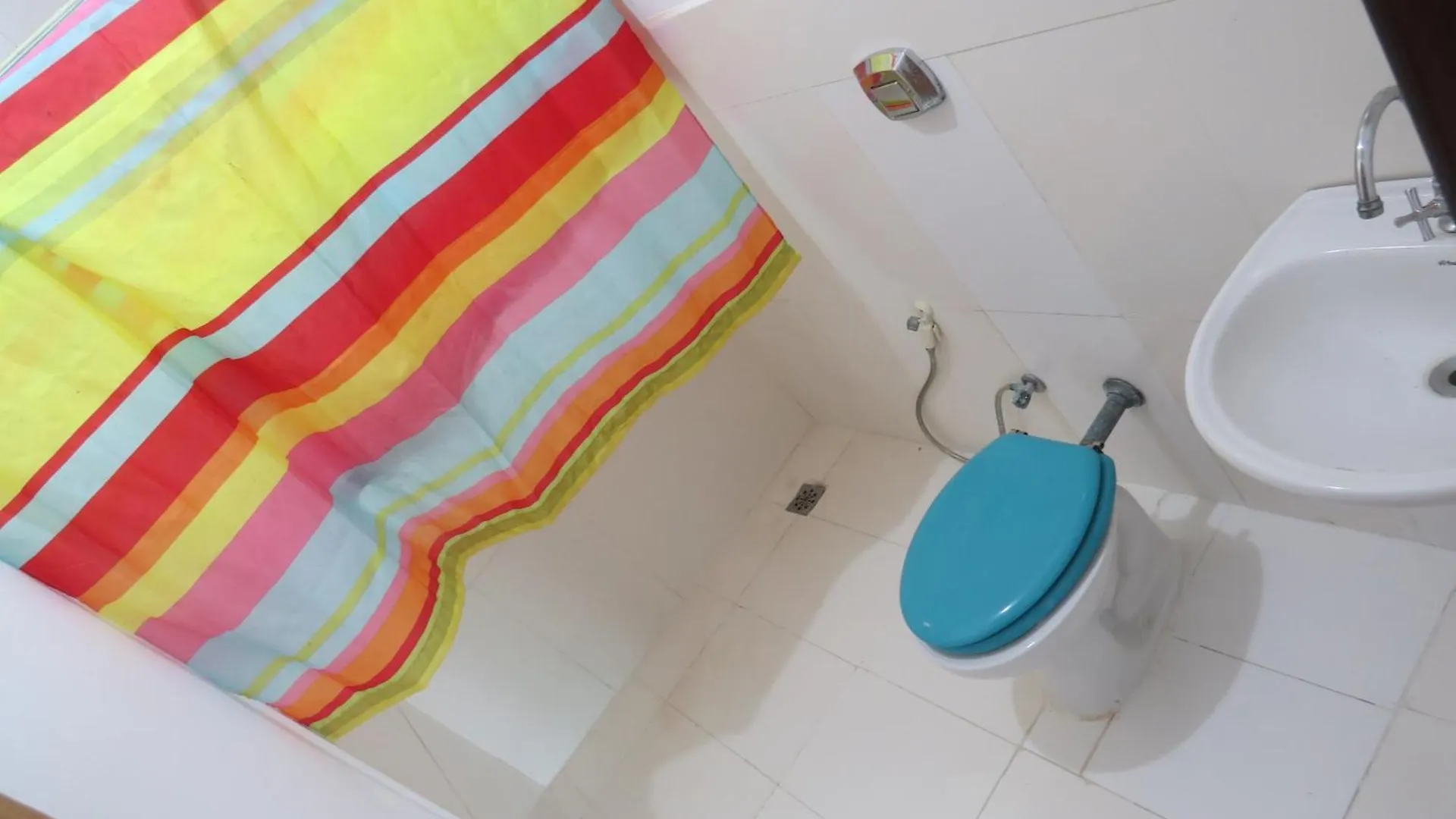 Sobrado Com Quintal Distante 10 Mns De Balneario Camboriu Villa